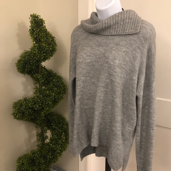 ❌SOLD❌ Banana Republic Cowl Neck Sweater - Picture 2 of 6